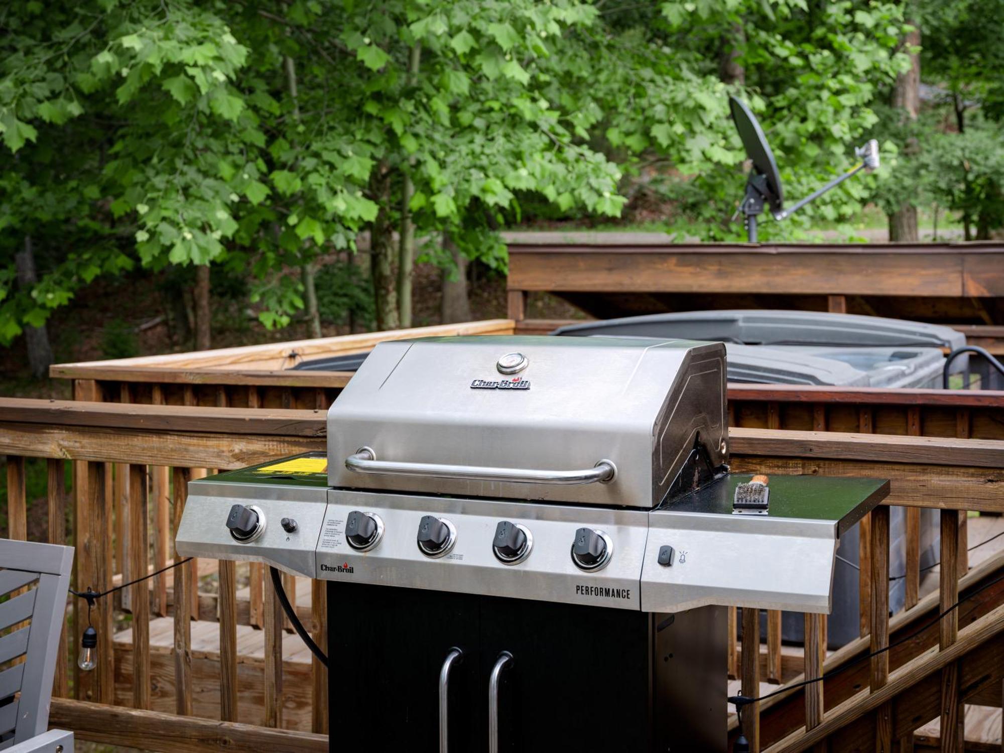 Shenandoah Dog Friendly Cabin With River Access, Hot Tub, Fire Pit, Bbq, Outdoor Dining Exterior photo