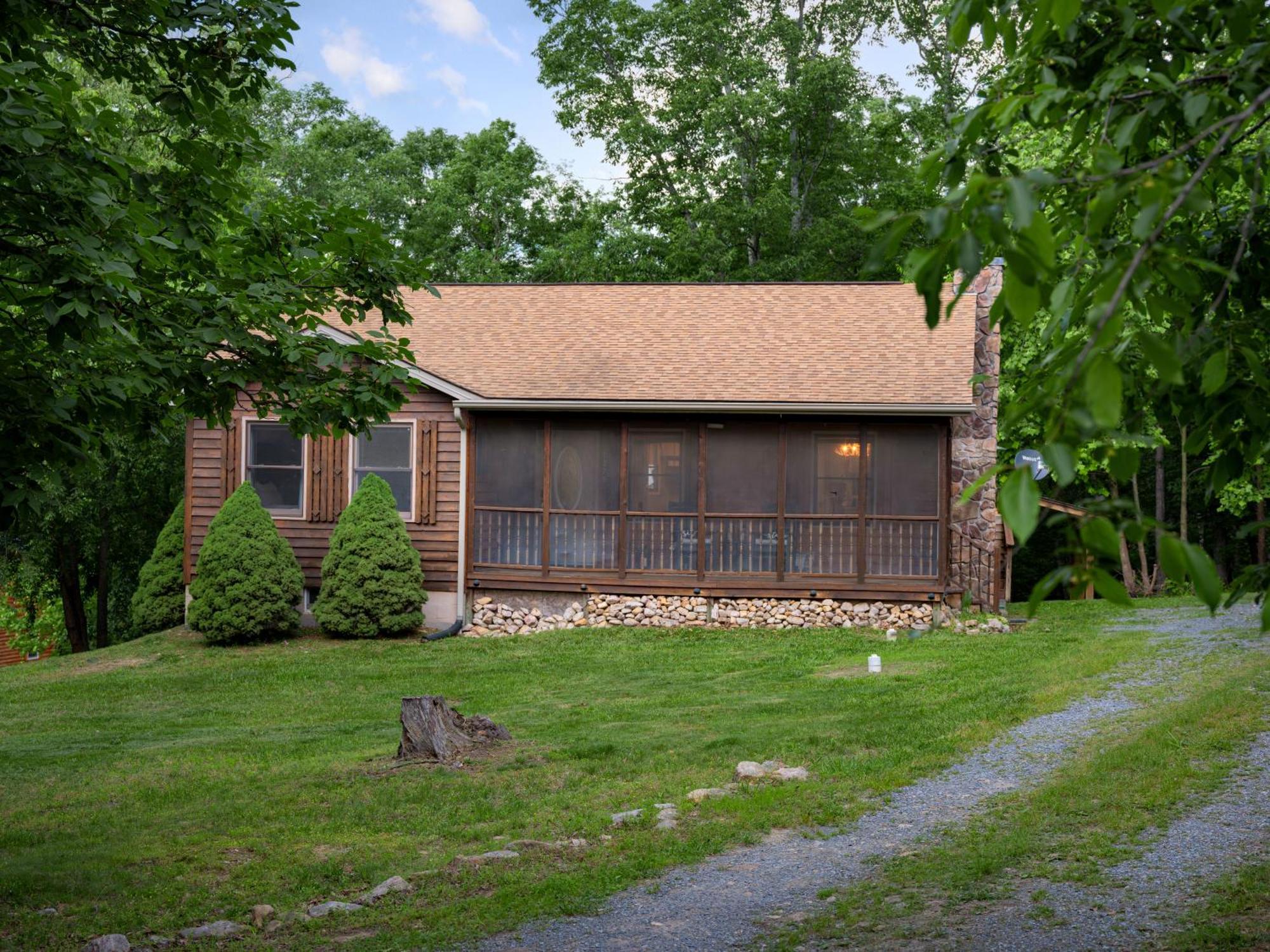 Shenandoah Dog Friendly Cabin With River Access, Hot Tub, Fire Pit, Bbq, Outdoor Dining Exterior photo