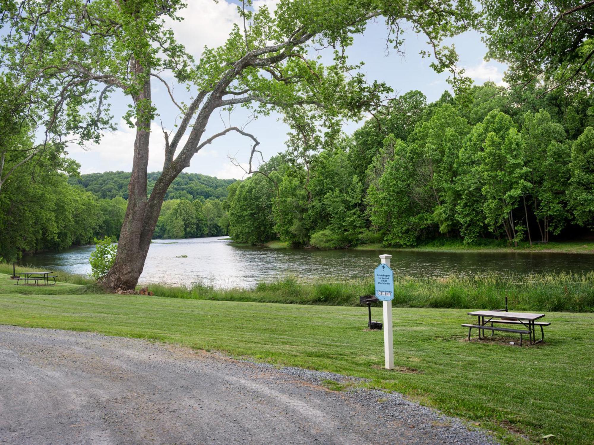 Shenandoah Dog Friendly Cabin With River Access, Hot Tub, Fire Pit, Bbq, Outdoor Dining Exterior photo
